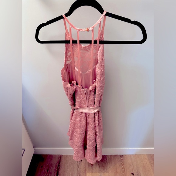 STUNNING PROM / BRIDESMAID DRESS - Picture 2 of 3